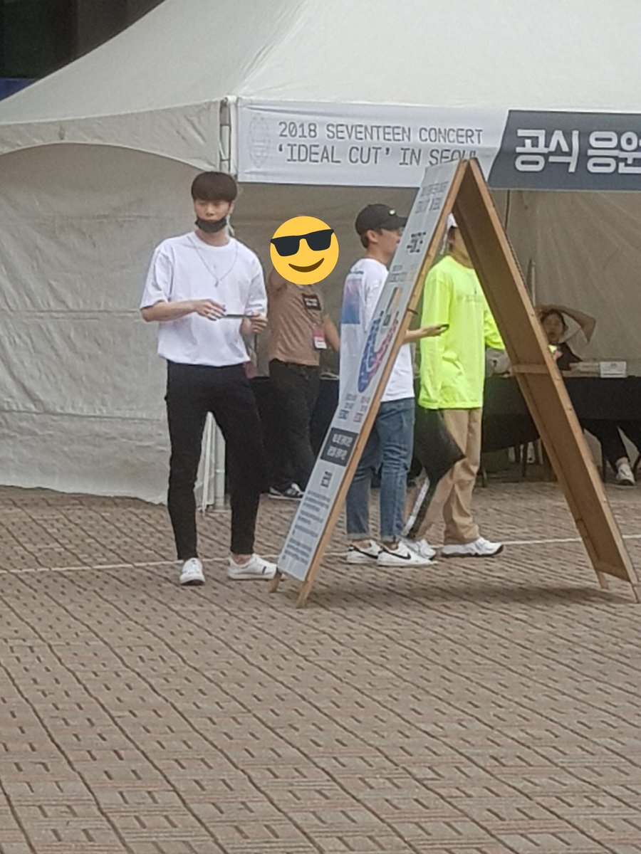 180630 moon bin, myungjun and jinwoo went to the vocal unit day of seventeen’s “ideal cut” concert!!!꒰  #문빈  #엠제이  #진진  #세븐틴  #아스트로 ꒱ hiems_17