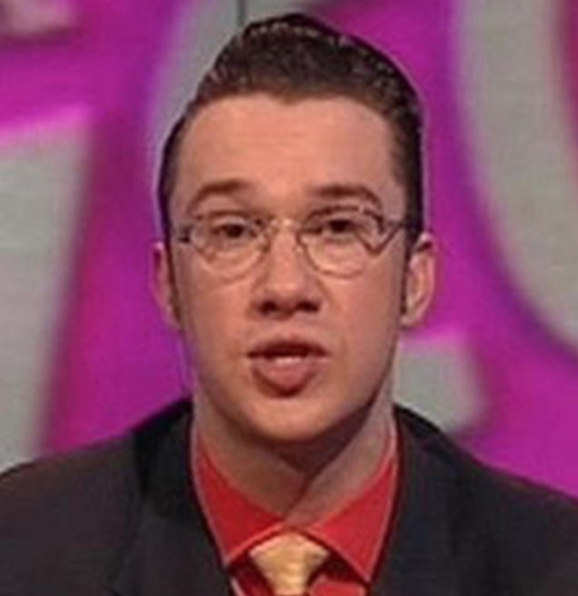 Happy birthday to top-notch film critic, Mark Kermode - 55 today.

I give him          
