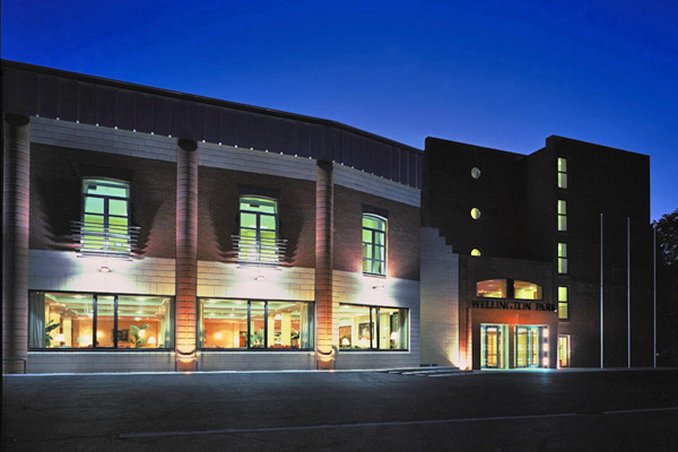 100 World Legends project, Belfast project helping local childrens charities.  Big Thank you to The Wellington Park Hotel for their sponsorship for our project. Come and join us and meet some of the players on Thursday 2nd August. email me at rugbyvets@hotmail.com