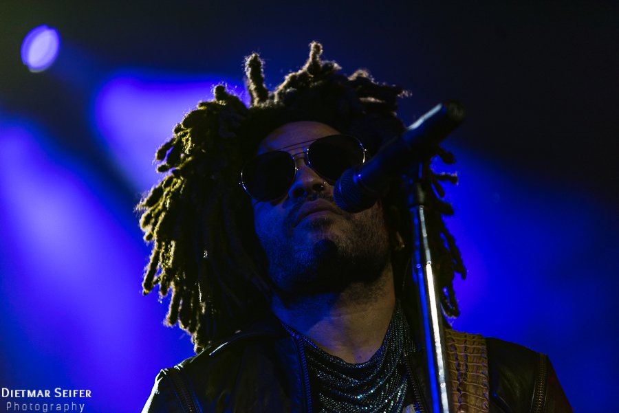 LKravitzOnline's tweet image. #Lenny Kravitz  #lkkoln2018 🇩🇪 #concertreport #photoreport at @LANXESSarena #Köln 25.06.2018 with @musikreviews #RaiseVibrationTour2018 #LKONLINE 
👉 musikreviews.de/live/Lenny-Kra…