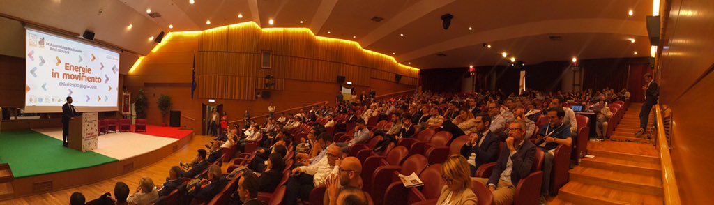 “Le storie di ordinaria follia che si vive amministrando, le scelte e il coraggio, sono le cose che fanno parte della scelta di amministrare le vostre Comunità. E questo è il lavoro più bello del mondo.” Discorso di <a href="/Antonio_Decaro/">Antonio Decaro</a>, Pres #ANCI ad #EnergieinMovimento