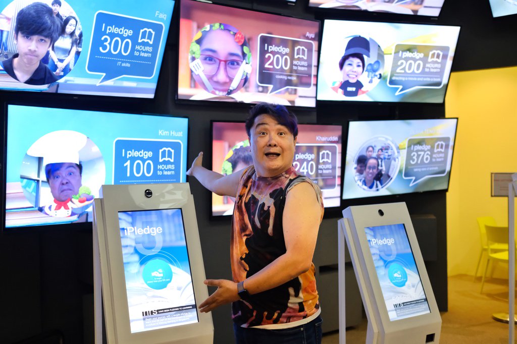 mrbrown's tweet image. mrbrwn.co/2NforaG Embracing lifelong learning is part of #TotalDefence! Kim Huat went down to the SkillsFuture Festival today, and pledged to learn something new! 

#WeAreTotalDefence #EconomicDefence