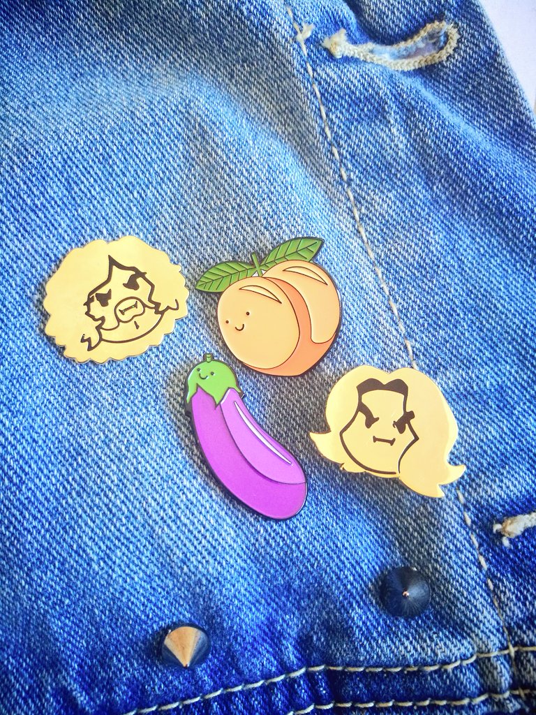 My <a href="/GameGrumpsZine/">Game Grumps Zine</a> finally arrived and I couldn't be happier - such talented artists and phenomenal quality! Also my <a href="/GameGrumps/">Game Grumps</a> pins are right where they've always meant to belong 🍆🍑💦