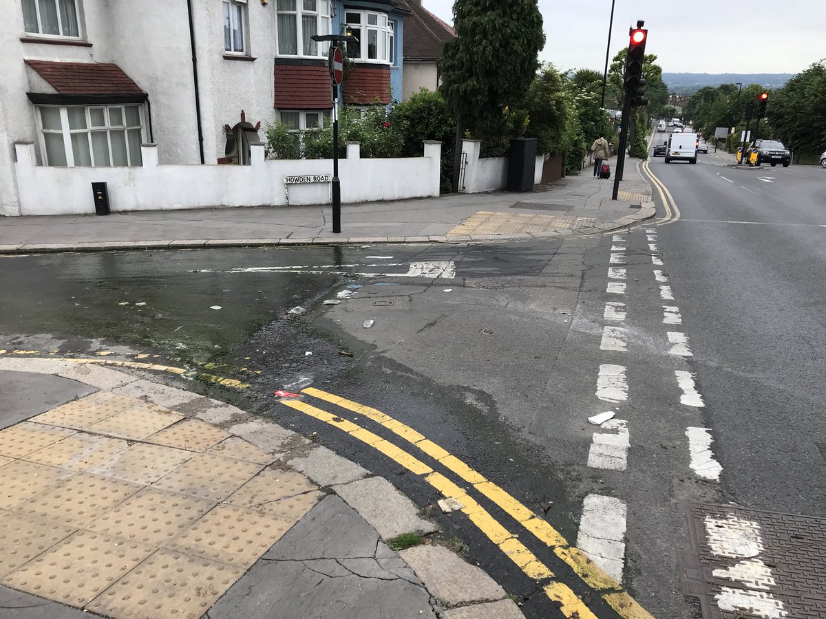 tomnokestweets's tweet photo. @thameswater where can we find updates about the very long standing, unsightly, slippery and therefore hazardous leak on Howden Road, SE25? https://t.co/ot9tcGLFMR