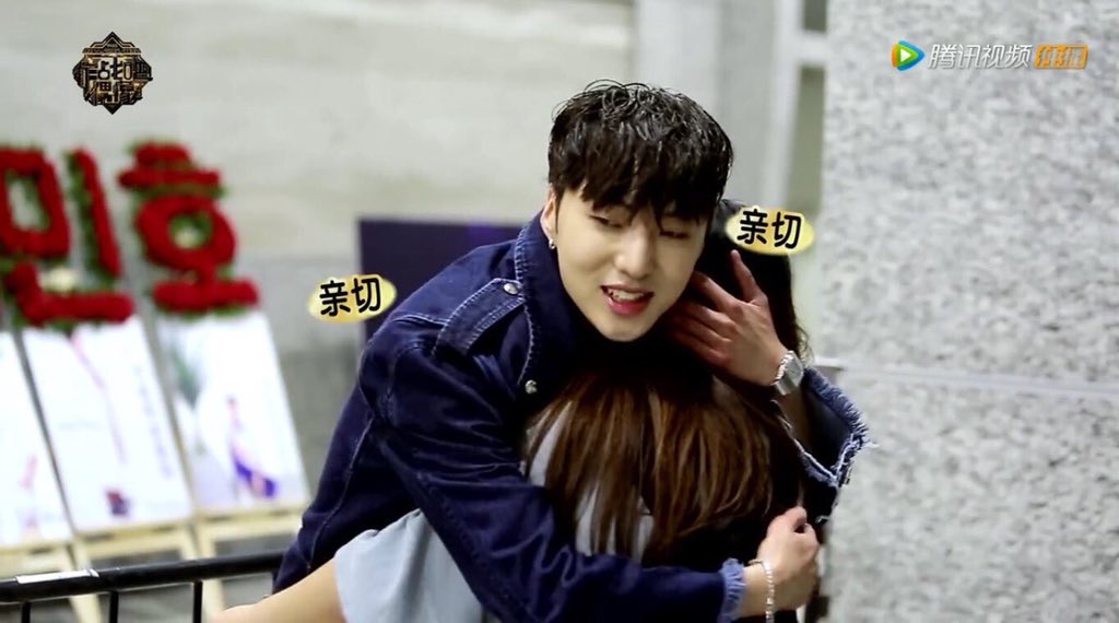 _19940121's tweet photo. 강승윤 허그에 미친 인간 ••• https://t.co/R3N7gC8Tv5