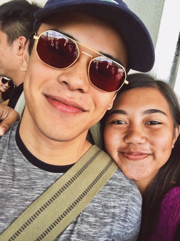 escillejulce's tweet photo. ISANG MALAKING DREAM COME TRUE SA BUHAY KO😭❤️Yung dating pinapangarap ko nung elementary ako natupad na ngayon! Napakaraming salamat talaga kuya Khalil, napasaya mo talaga ang araw ko. Ang bait mo pa, sobra! Welcome po ulit sa Iloilo. I love you always @TheKhalilRamos ❣️ https://t.co/3WMtv1kQQn