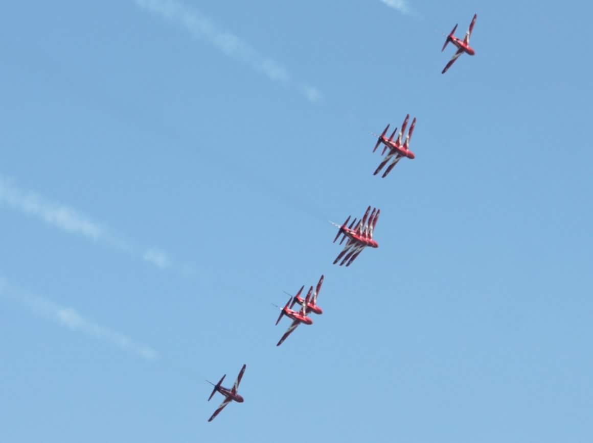 Blue43's tweet image. The #RedArrows at #ArmedForcesDay2018 #Llandudno