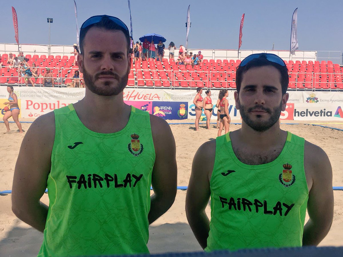 Este fin de semana sigue el #Arena1000 de Orihuela del <a href="/ArenaHandballT/">Arena Handball Tour</a> . Nuestros compañero de la cordobesa pitan la final juvenil femenina.

👷🏻‍♂️ <a href="/Alvaro_Montes16/">Álvaro Montes Cano</a> 
👷🏻‍♂️<a href="/Mountens_RC/">Rafael Montes</a> 

Directo a las 19:00⏰: 
youtu.be/9xc9wPGwxx4

¡Suerte!