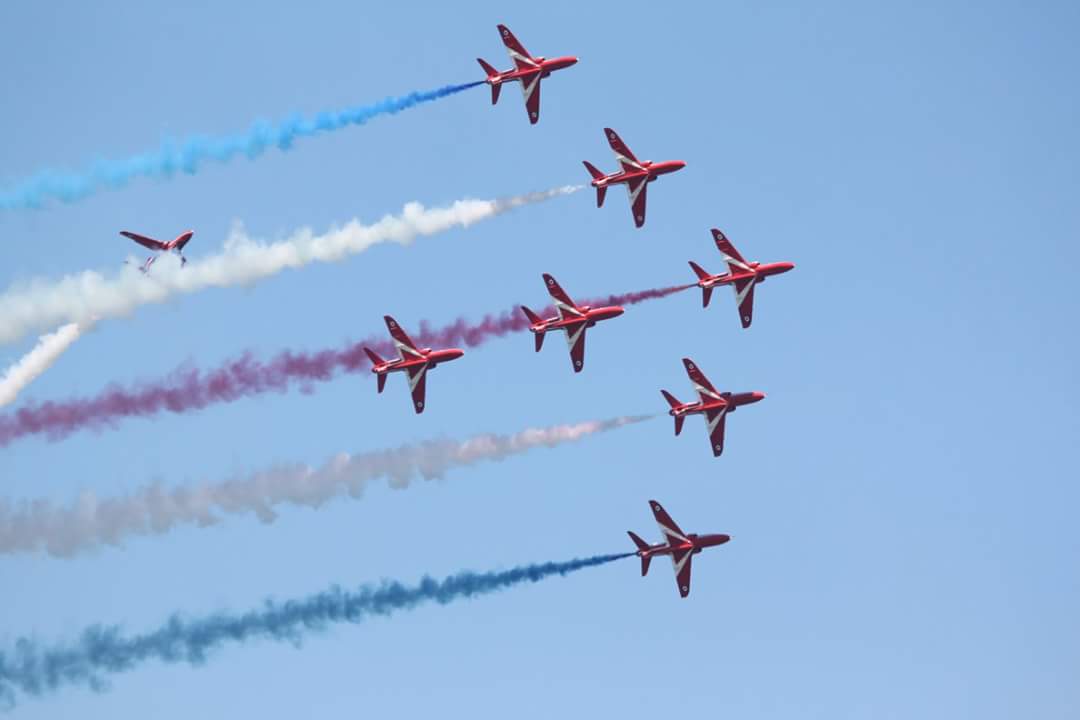 Blue43's tweet image. The #RedArrows at #ArmedForcesDay2018 #Llandudno