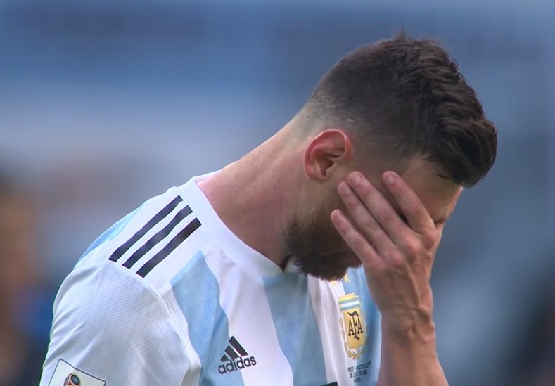 CamilaRuiizz's tweet photo. COMO SE ME PARTE EL ALMA VERTE ASÍ, PREFIERO PERDER CON VOS QUE PERDERTE A VOS🇦🇷 https://t.co/JxsbeX9Kag