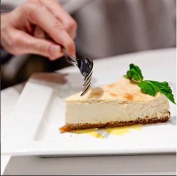 Grab your perfect slice today at Frankie &amp; Johnnies!