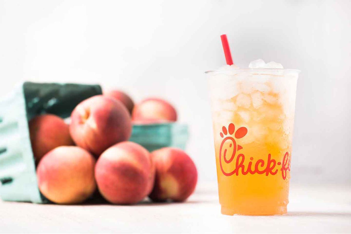 cfaleevista's tweet photo. Our new White Peach Tea Lemonade tastes like summer  ☀ https://t.co/NnZNDsMTOm