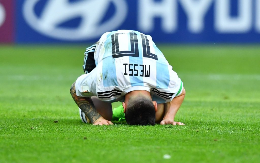 Tu espectacular fútbol en este mundial, no fue suficiente, tus compañeros siguen sin entenderte!!!