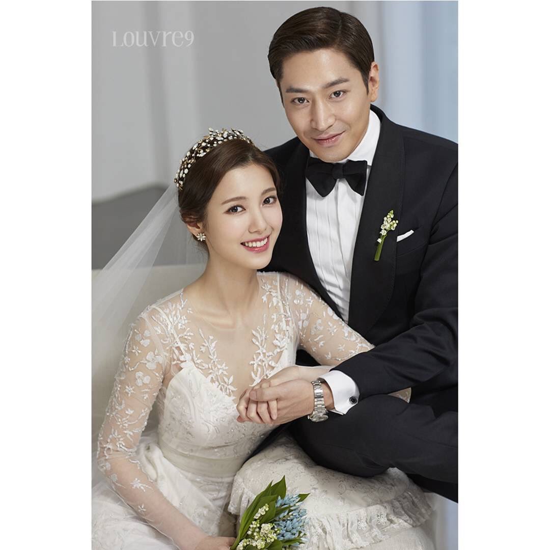 SooYoungKim76's tweet photo. 🎉170701~180701🎉
Congratulations on the wedding day of Shinhwa leader.  Wish you both health, happiness and career success in the future.

#신화 #에릭 #나혜미 https://t.co/DsBXOvwnHV