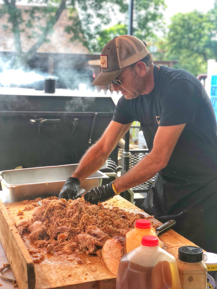 Giving back close to home. W/<a href="/OBXdistilling/">OuterBanksDistilling</a> <a href="/chefandthef/">Vivian Howard</a> @skylightinn_sam