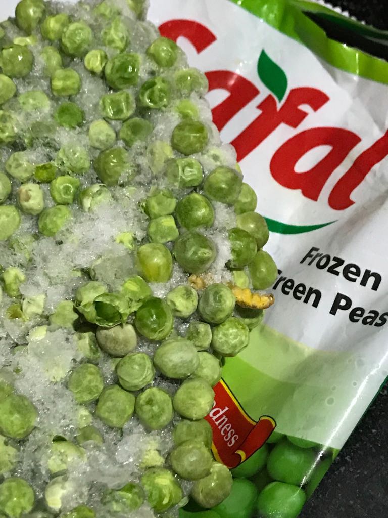 sannayak's tweet photo. @SafalFnV what a pure veg food!!! @fassaiindia, how do u giv license to Safal? Sir @JPNadda, @mohfm_india is safal given a license to sell bug in food packets? https://t.co/1Oua4F4Yio