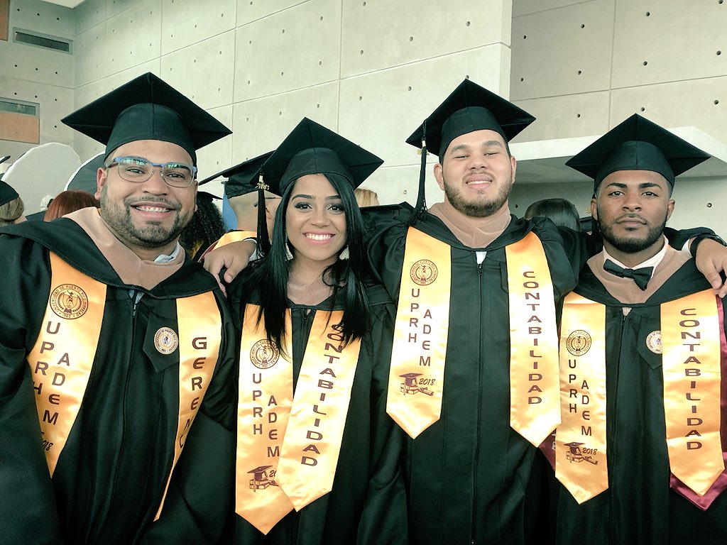 STerapeuticos's tweet photo. #UPRHGrad18 | Felicitaciones principalmente a nuestros atletas #Búhos. #YoSoyBúho #OrgulloUPRH #ProductoUPR https://t.co/5eknDsNBXP