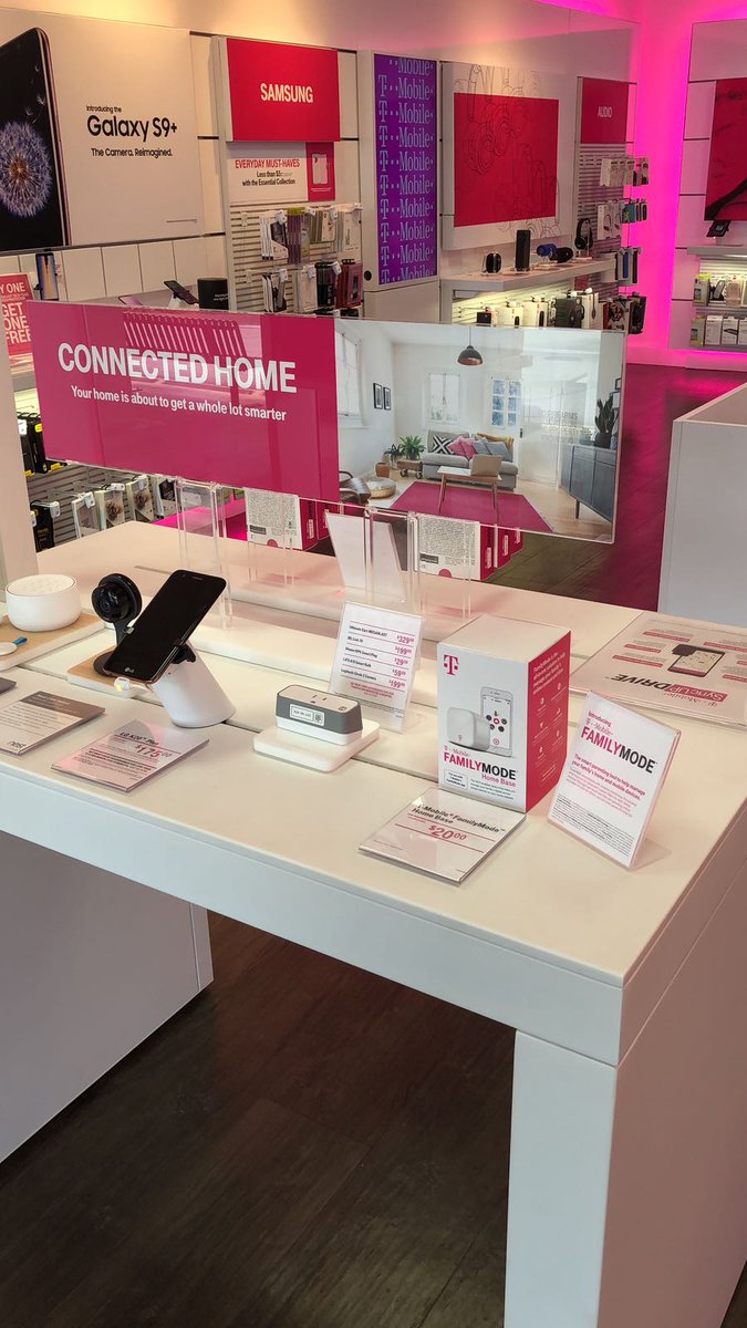 MW_Connect's tweet photo. Our Vero beach team has got all of your connected home goodies. Check out our new family mode feature keeping loved ones connected. #letsconnectmwc #letsconnectfamilymode #letsconnectfamilies  @jarcay1964 @BeatrizOruna  @TMobile  @JohnLegere https://t.co/0aHon62Rz1