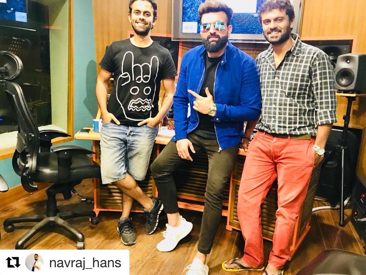 talent_square's tweet photo. Stay Tuned!
@navrajhansnavi coming up with a new song with @9xmHaqSe 
#Repost @navraj_hans with @get_repost
・・・
Just recorded a song for @9xmindia, Big thanks to @rajittahemwaani ji and the music directors of the song my brothers sangeet haldipur and siddharth haldipuri. https://t.co/zJqYpLFWkx