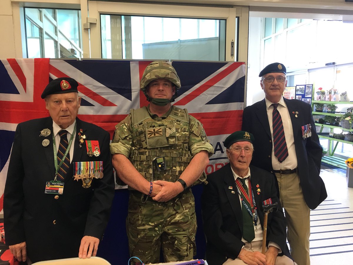 RNLImablethorpe's tweet image. Helmsman Dave collecting for the RBL on Armed forces day.  Dave is currently in the RAF. #RoyalBritishLegion #ArmedForcesDay #proudofourcrowd #RNLI