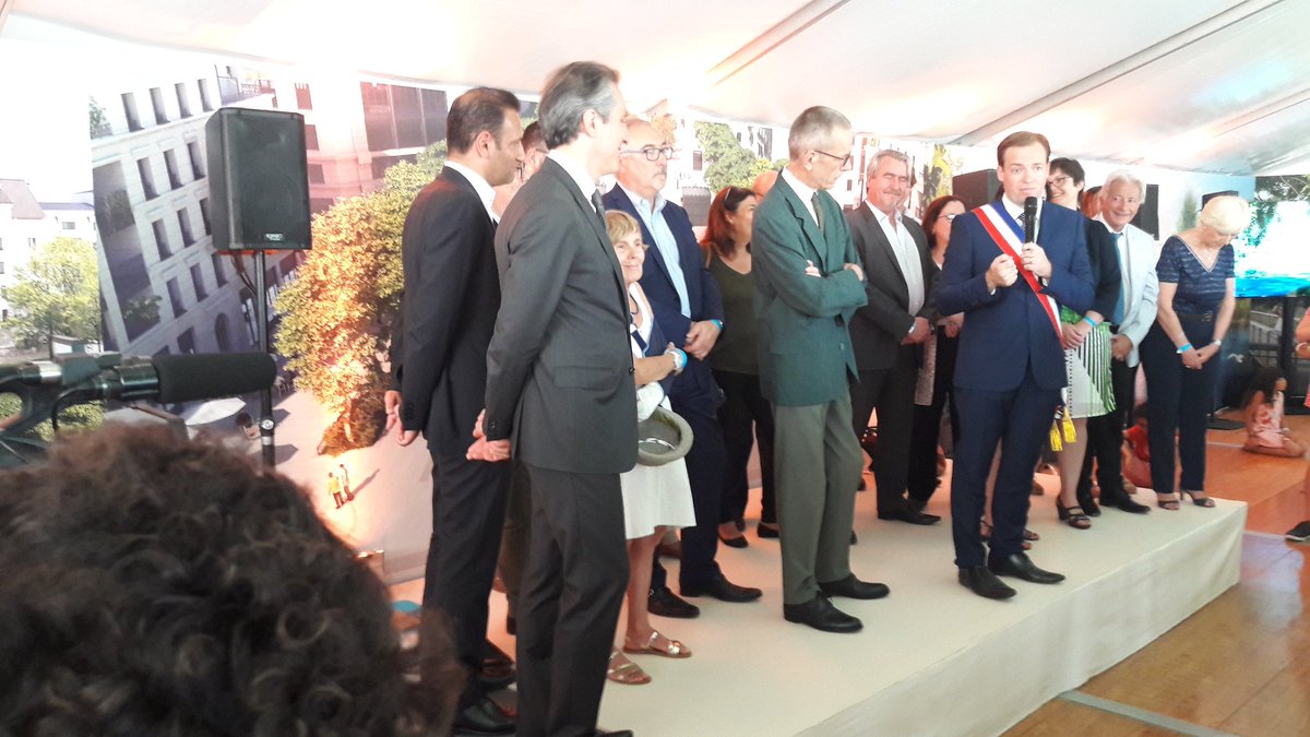 Inauguration de la zone d'aménagement #Panorama raccordée au réseau de gaz, dont la convention de desserte vient d'être signée. Beau projet salué par la @Prefecture92. Merci M. Le Maire! @MairiedeClamart