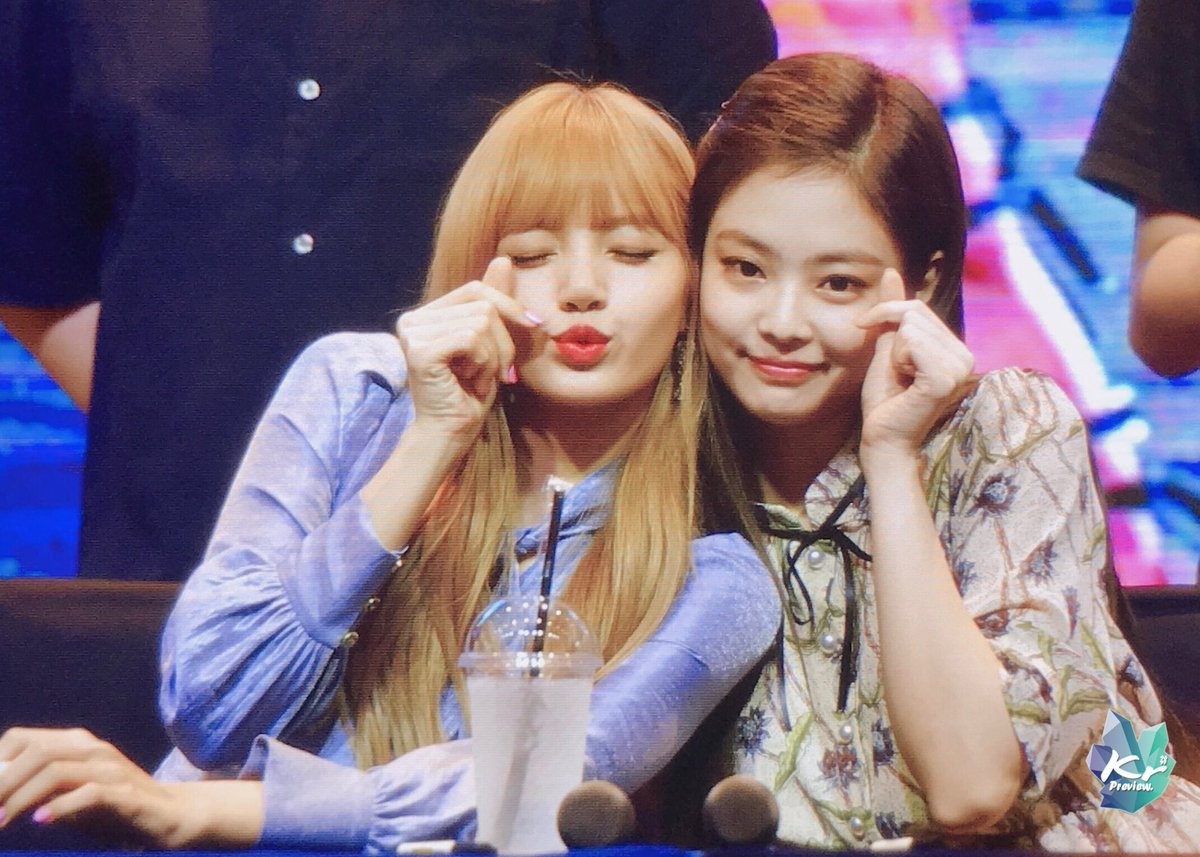 180630 여의도 팬사인회

#리사 #LISA
#제니 #JENNIE
#블랙핑크 #BLACKPINK