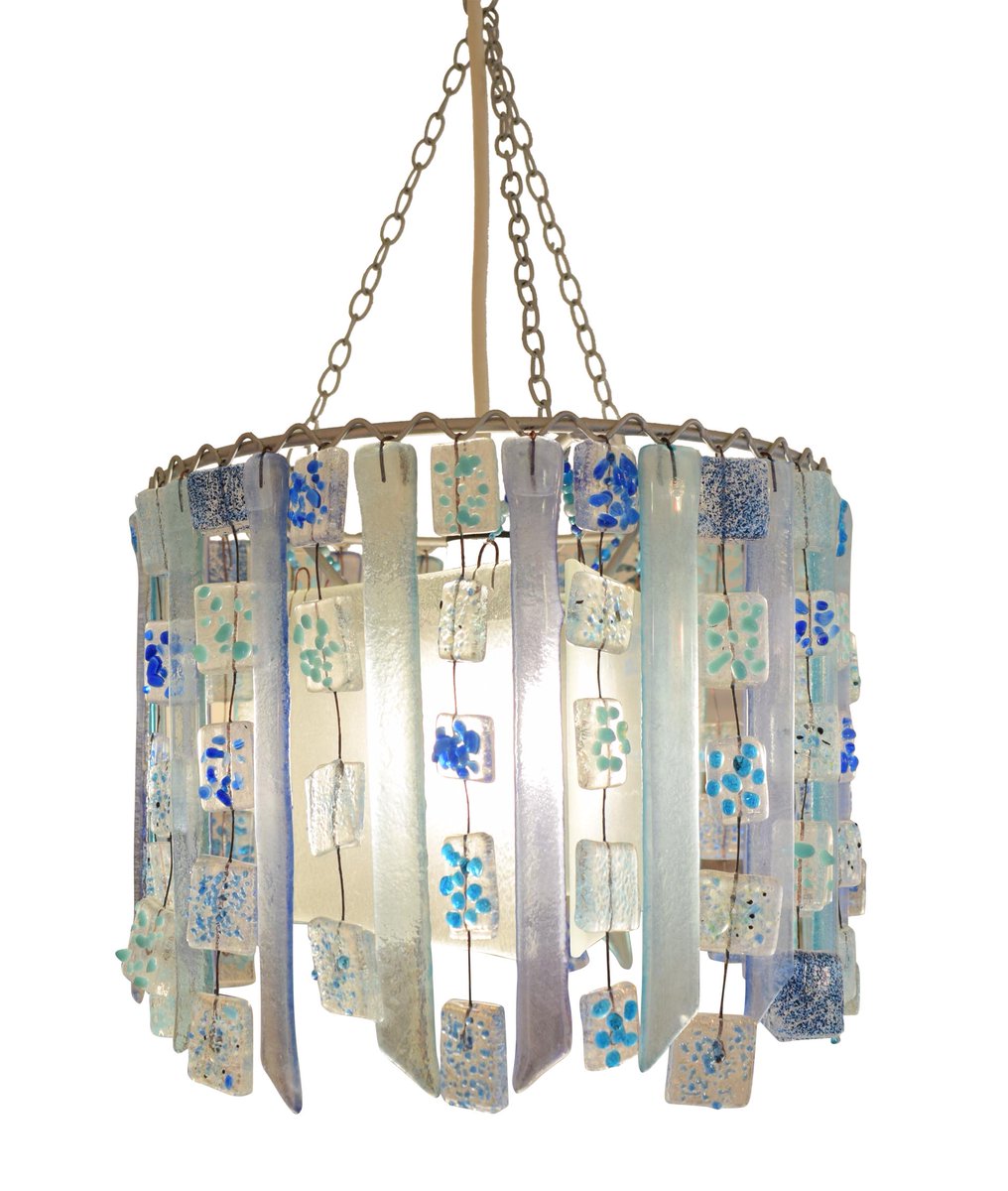 twickhandmade's tweet photo. Daisy chain light in sky blue and aqua - pretty eh?  £210 free 
shipping   #handmadelighting #sittingroom #interiordesign #loverslights #handmadeintwickenham

https://t.co/Lez0GIVBg1 https://t.co/xUfDan8BLg
