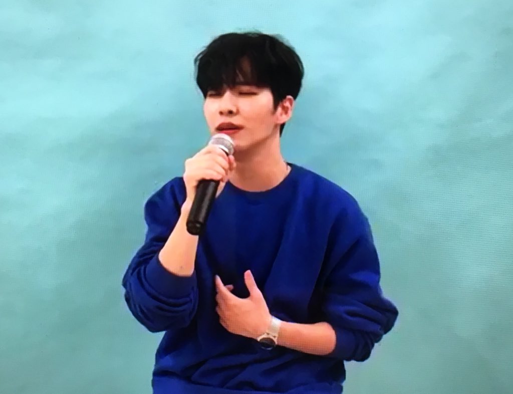 Doha_Lotus's tweet photo. 180630 밀리언프리마켓 #박도하 #도하 프리뷰..라고 하고 싶다 8ㅅ8..비오는 소리 좀 안들리게 해라 엉엉 https://t.co/LXz3wxIhX0