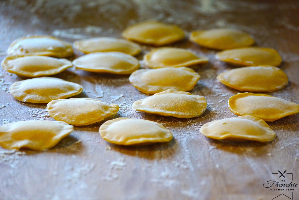 FrenchieKitchen's tweet photo. King Prawn Ravioli
#KingPrawn #Riesengarnelen #JusDeVolaille #Limette #MurrayRiverSalz #Pasta #Fresh #Homemade #Kresse #Pickels #Foodie
#Passion #TwitterFood #TwitterPics #Fresh #Love #Cooking #TwitterBlogger #TwitterFoodie
follow me on Facebook:
https://t.co/Es4g7uRr5h https://t.co/ZoaW7o9KPL