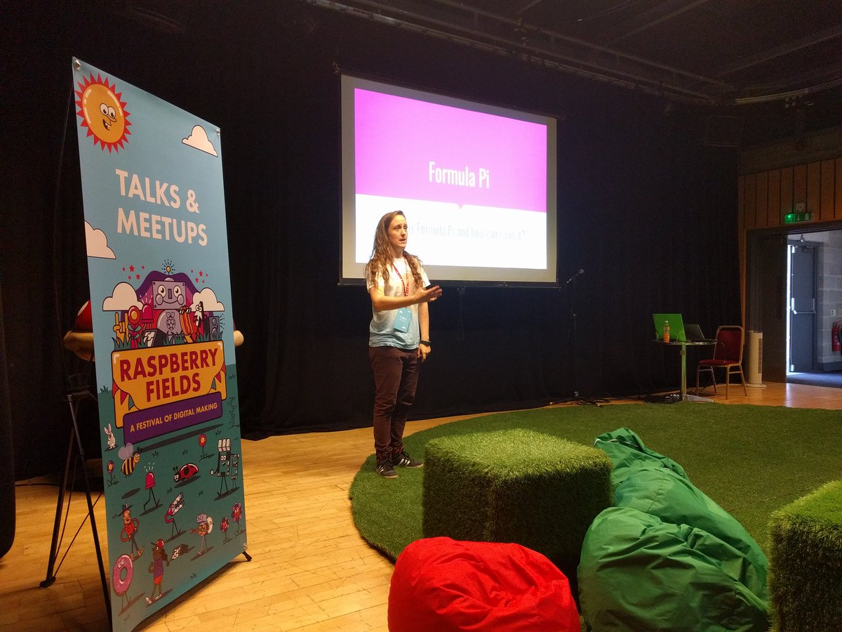 uk_baz's tweet image. People learning about @FormulaPi_ from @thetuftii at #raspberryfields