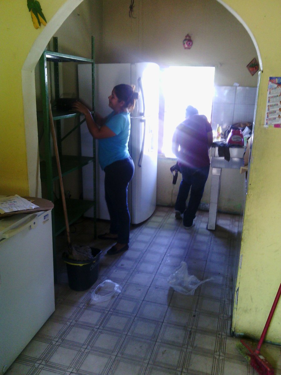 c_admirable's tweet photo. #EstaEsMiEscuela cumpliendo los lineamientos del @MPPEDUCACION https://t.co/kjmLgjNvBf
