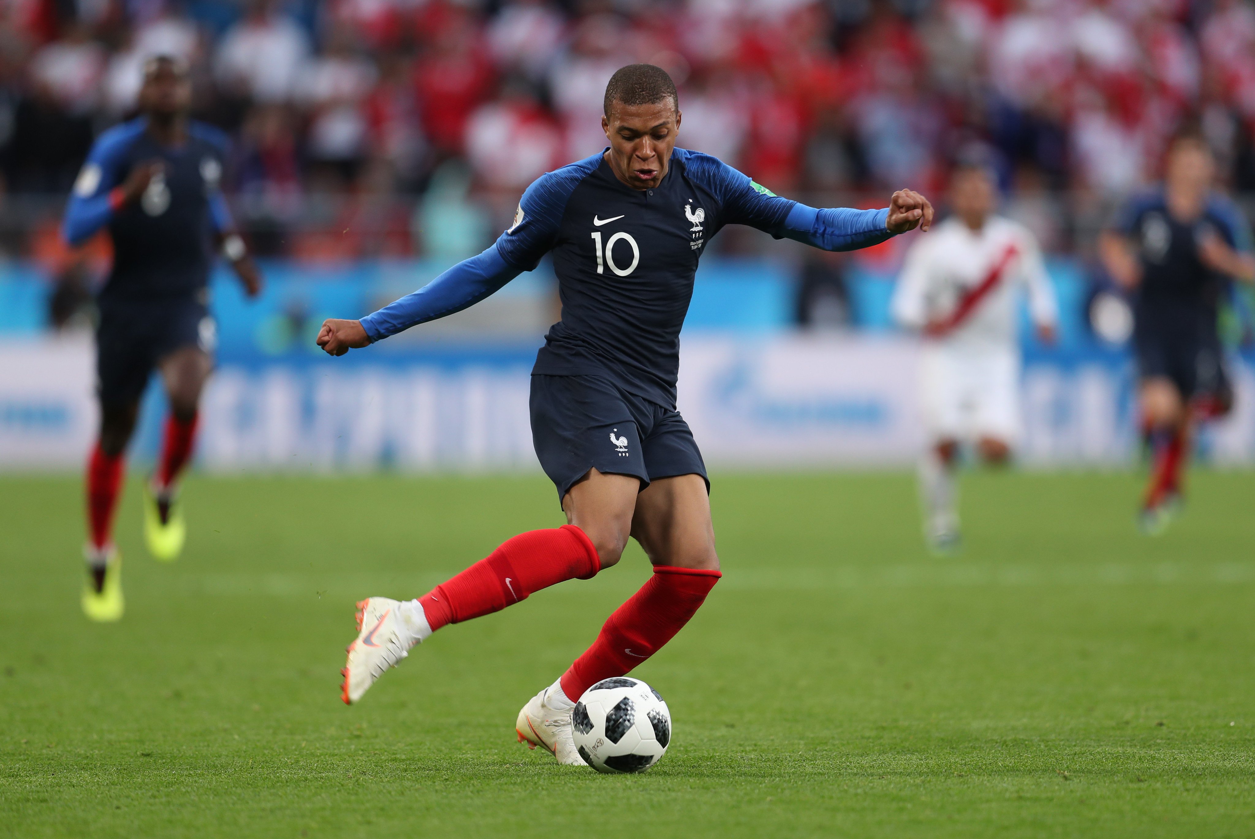 تويتر 超ワールドサッカー على تويتر 決勝t注目選手pick Up キリアン ムバッペ 19歳にして Fra 代表の10番を背負う新星 スピードとテクニックで相手を翻弄 チーム内での意外なあだ名を名鑑アプリでチェック Fraarg Worldcup ムバッペ 独断と偏見で