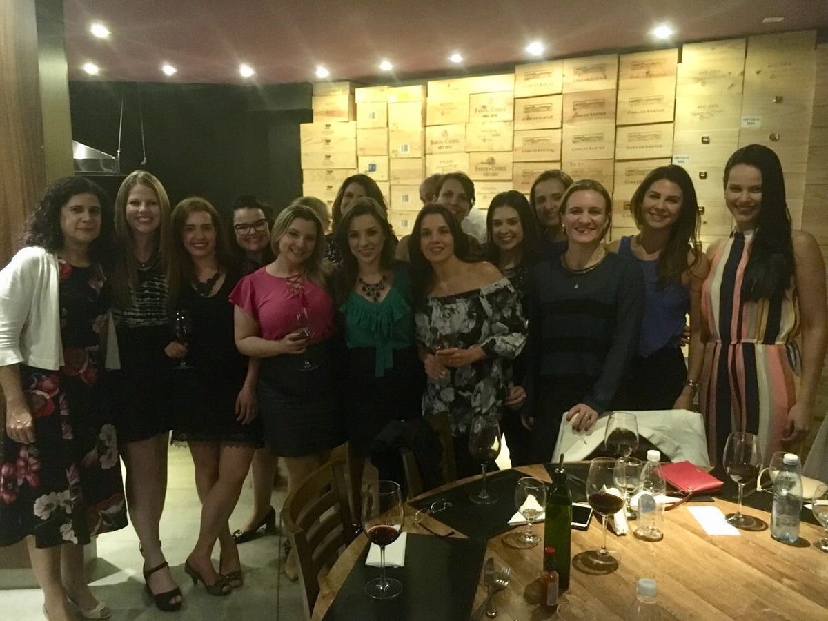 monicaAGrinberg's tweet photo. Women’s Power In Cardiology!!!! Heart Failure Brazilian Congress #deic2018 #WomenCardiology https://t.co/A04DjTnmdj