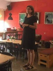 Basketbalvereniging Barons krijgt het zilvere vaantje van Team Fit (voorheen gezonde sportkantine), uitgereikt door Miriam Haagh. Super prestatie! <a href="/JoggBreda/">Jogg Breda</a> @MiriamHaagh <a href="/BredaActief/">Breda Actief</a> <a href="/BaronsBasketbal/">Barons</a>