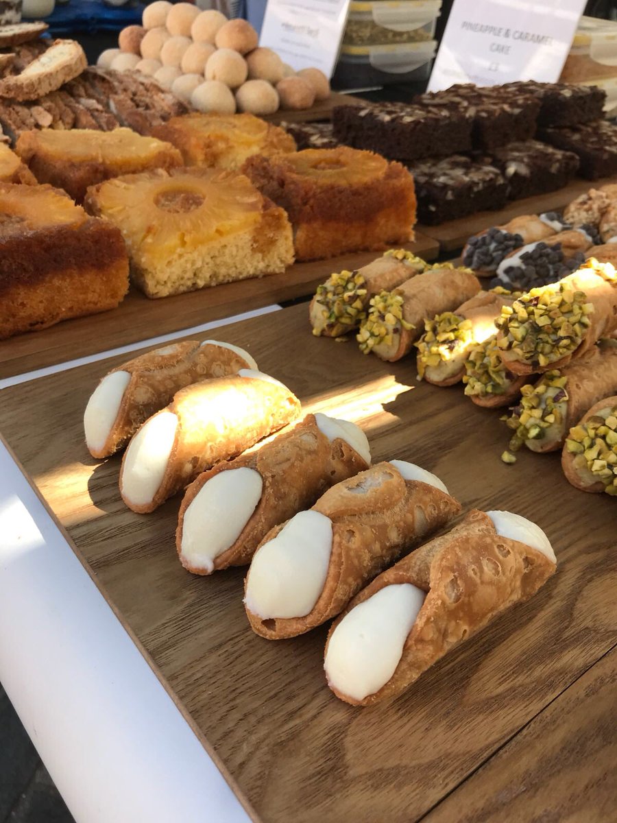 Eat Me Drink Me tweet media