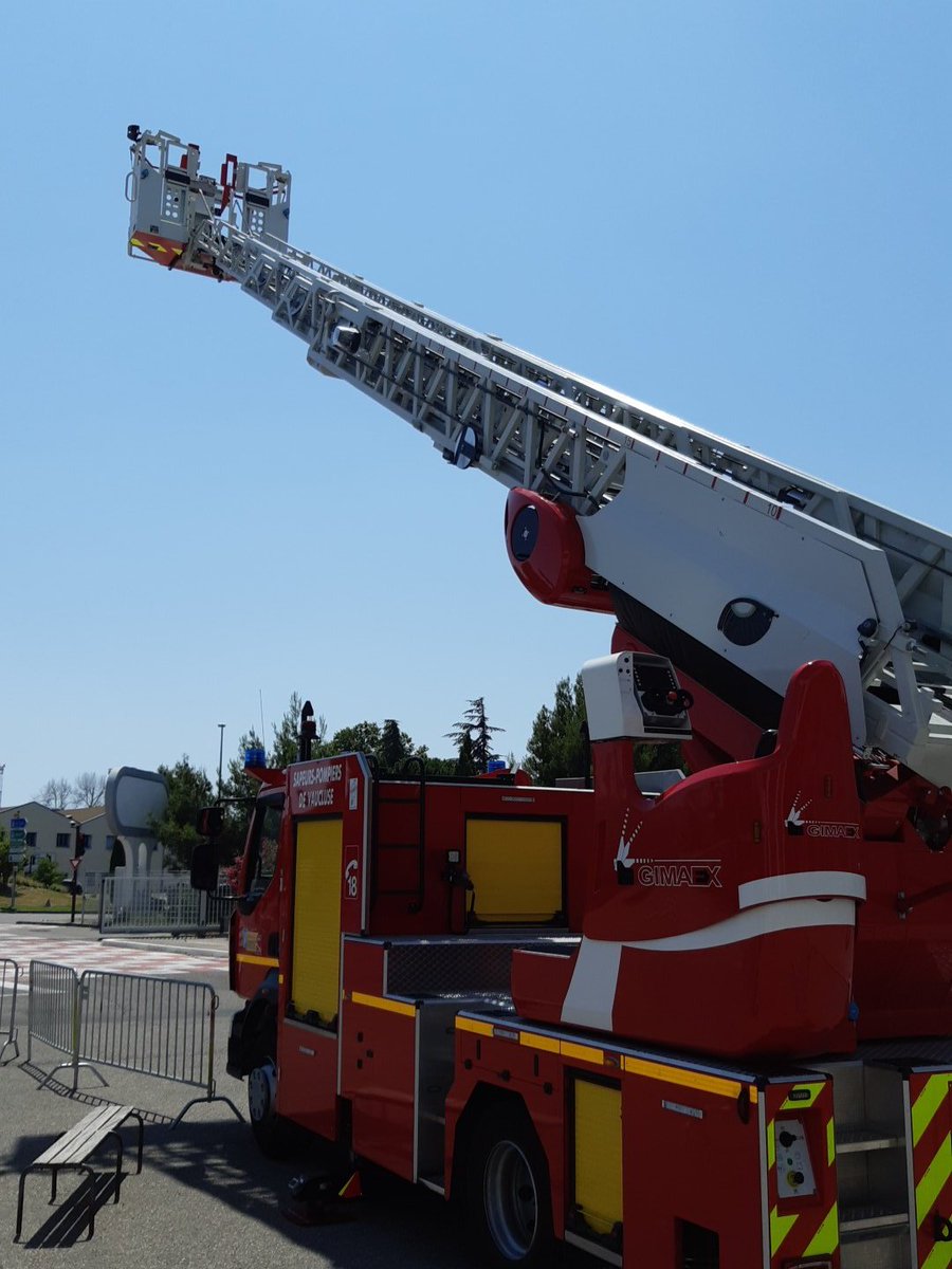 GiganotMarc's tweet photo. Sapeurs Pompiers d'Avignon https://t.co/IKuzJvJ92G