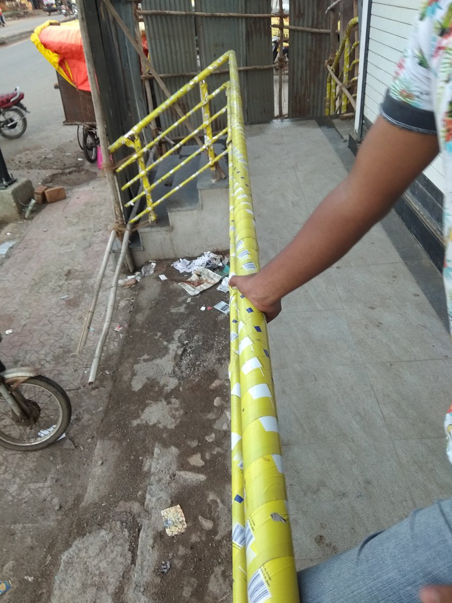 SultanMoinuddi4's tweet photo. Ye Dekho MoDi Kutte Ke Raj Me Kachra Bhi Saaf Nhi Horaha Ye Hai Swacch Bharat Abhiyan Abe Gandu Kachra Saaf Kar Pehle Dimag Ka Phir Hamare Gharo Ka #Ghetlisarkar @narendramodi @myogiadityanath @kuttesale https://t.co/JgyeULJ8Vv