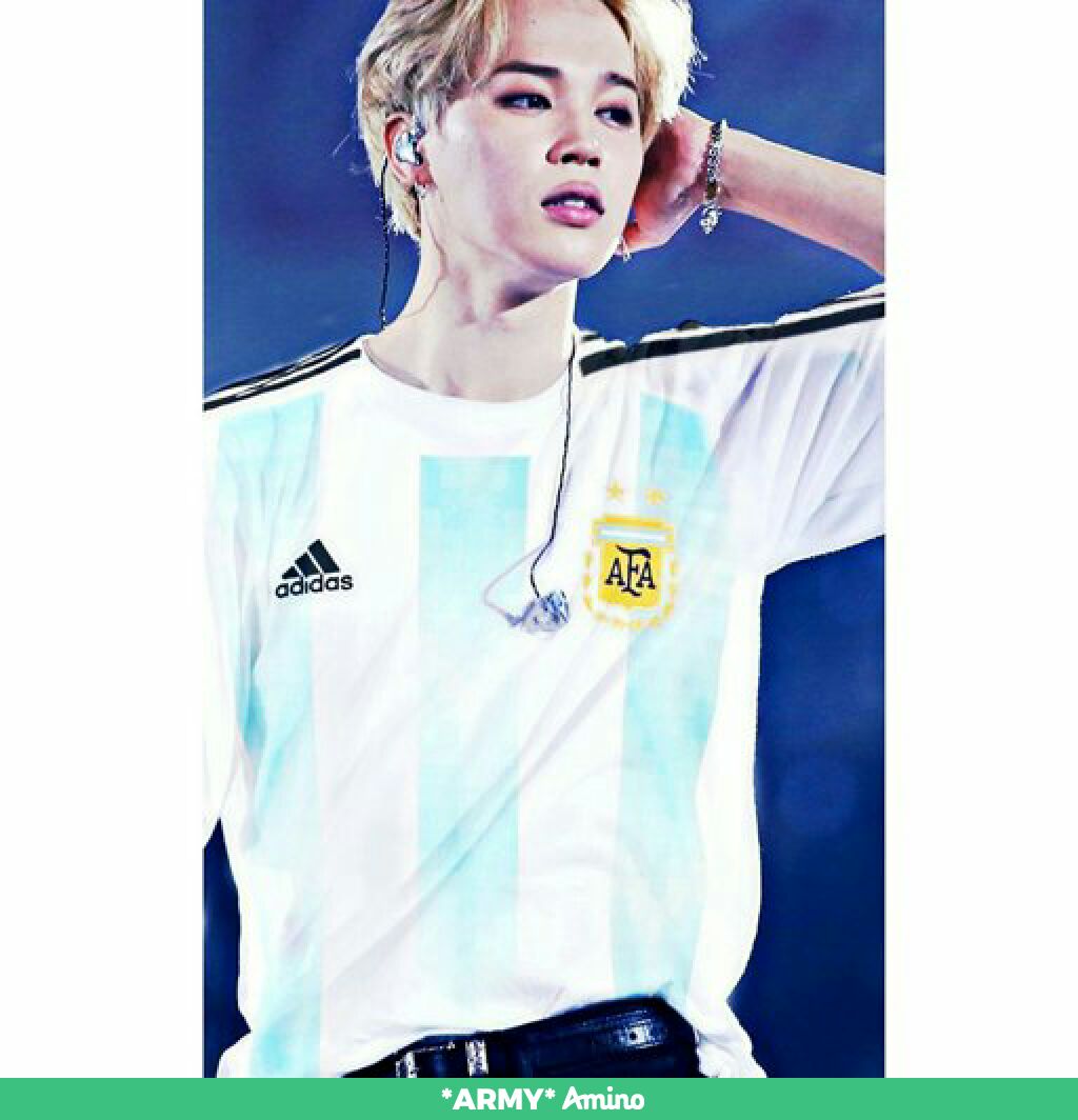 fiammavkook's tweet photo. VAMOS ARGENTINA!!!💙💙🇦🇷🇰🇷 
#MundialRusia2018 
#BTSLoveMyself 
#BTSXCocaCola https://t.co/5wuiIweaqD