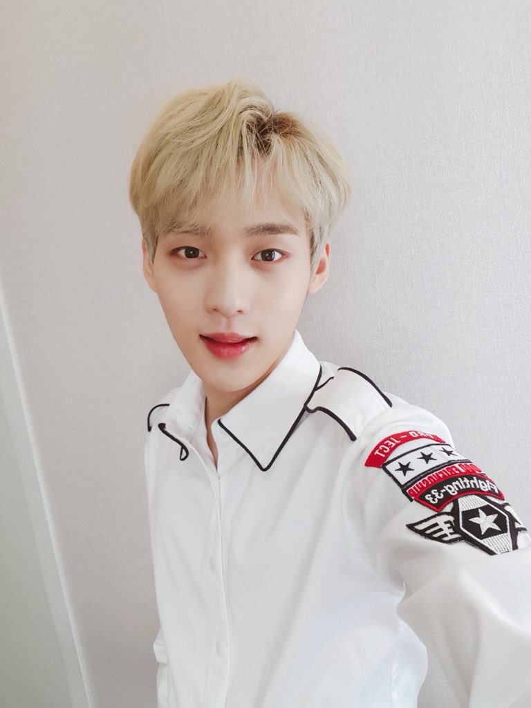 DongyoonGermany's tweet photo. [Official twitter Update]
Dongyoon Selca time~~ 💕
-
#SPECTRUM #spectrumdongyoon #dongyoon #kimdongyoon #스펙트럼 #스펙트럼동윤 #김동윤 #동윤 https://t.co/WnZodVJumA