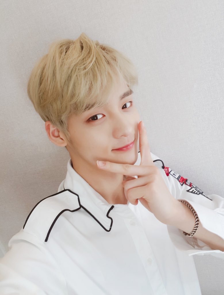 DongyoonGermany's tweet photo. [Official twitter Update]
Dongyoon Selca time~~ 💕
-
#SPECTRUM #spectrumdongyoon #dongyoon #kimdongyoon #스펙트럼 #스펙트럼동윤 #김동윤 #동윤 https://t.co/WnZodVJumA