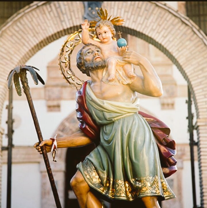 Hoy acompañaremos un año más a  la hermandad de San Cristóbal de nuestra localidad pondremos nuestros sones por las calles de su feligresía citada nuestra formación a las 20:00 horas en los Aparcamientos de la huerta del Carmen  <a href="/AMhumillacion/">A.M. Humillación</a>