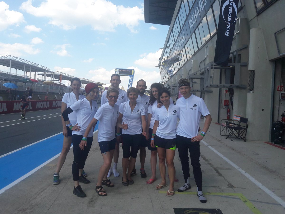 L'équipe UA au départ des #24hrollers du Mans : 9 motivés malgré la chaleur pour porter nos couleurs #UAsport