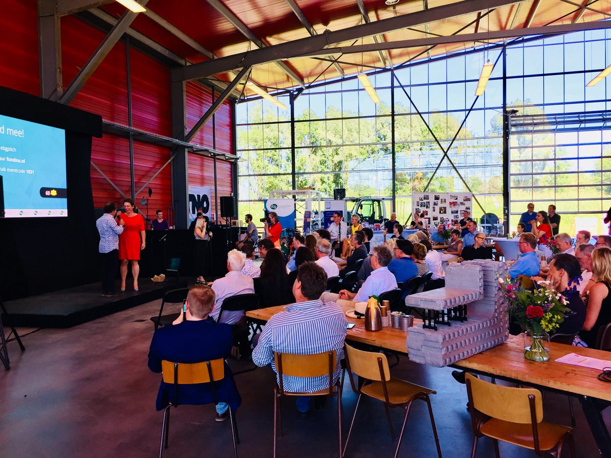EBGroningen's tweet photo. We zijn los! EBG Pitch - Bouw en Innovatie bij @THOES_Groningen in @BuildinGron https://t.co/TmmQfoO6KE
