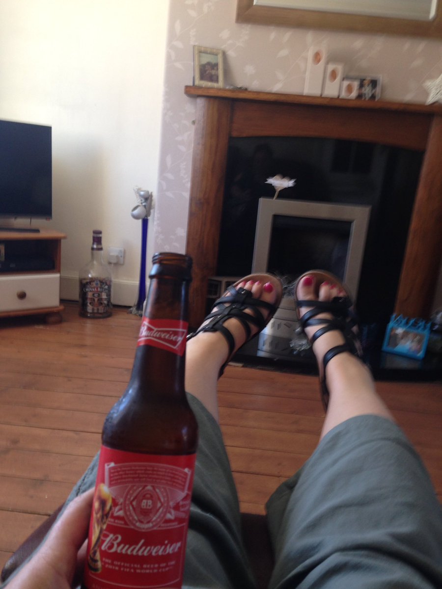 ChaosInMyCourt's tweet image. Oh by fook it&apos;s a get hame collapse on couch and open a beer day. Few hrs with the dude and a wee shop done. It&apos;s too warm for me to do anything! #barkinglikeadug #wheezy #buthappy