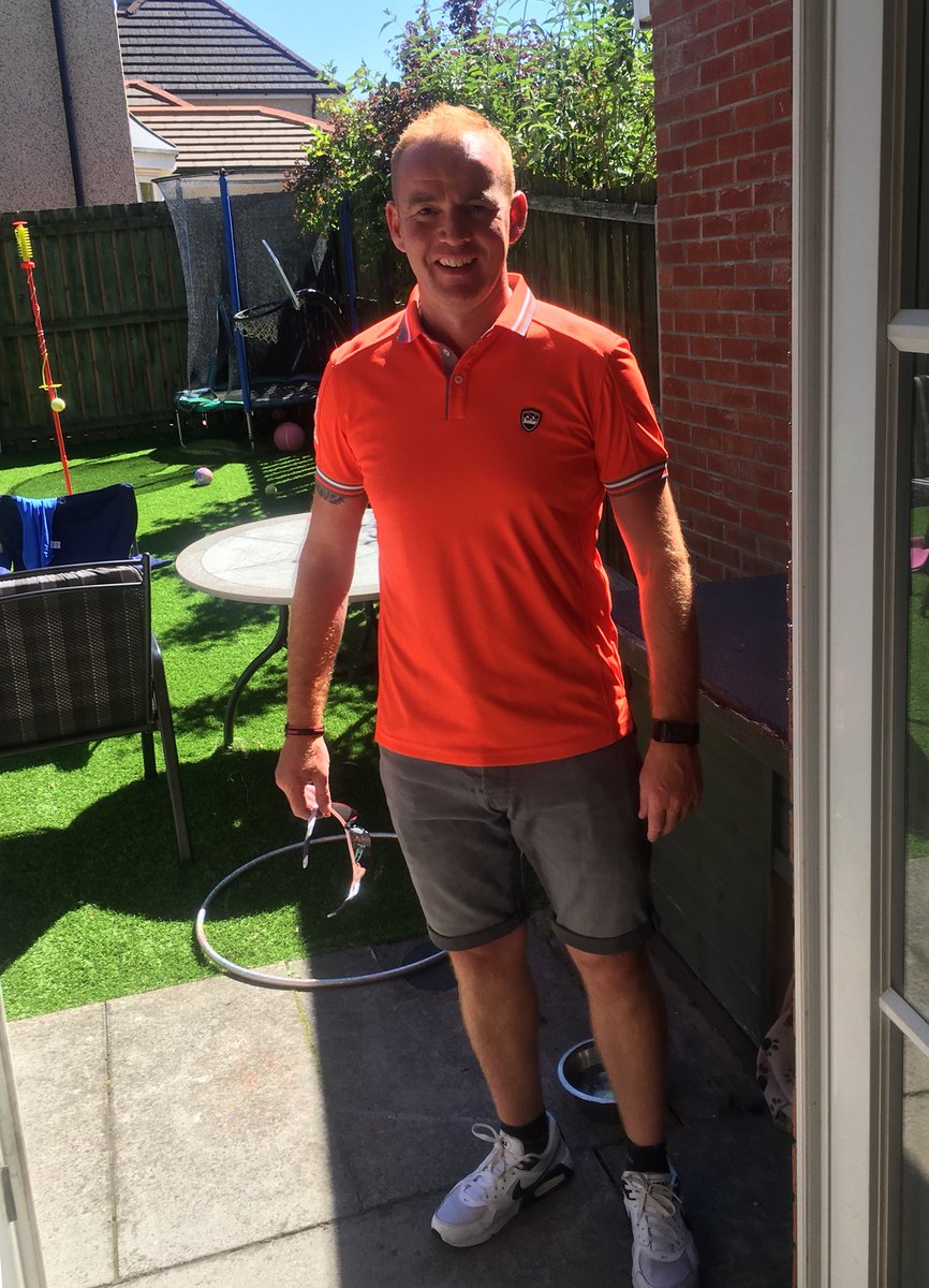 SamAnderson25's tweet photo. No Golf today 🏌️♂️ it’s been a long week @PeeblesGC but still @BunkerStyle required. Don’t normally do orange 🍊 as a @dundeefconline fan but this kits cool and cooling in the 🌞#TeamBunker #makinggolfcool #golfisfun @sjohnstonpga @thejazzygolfer @InsideGolf_mag https://t.co/hNSZ5aeNpn