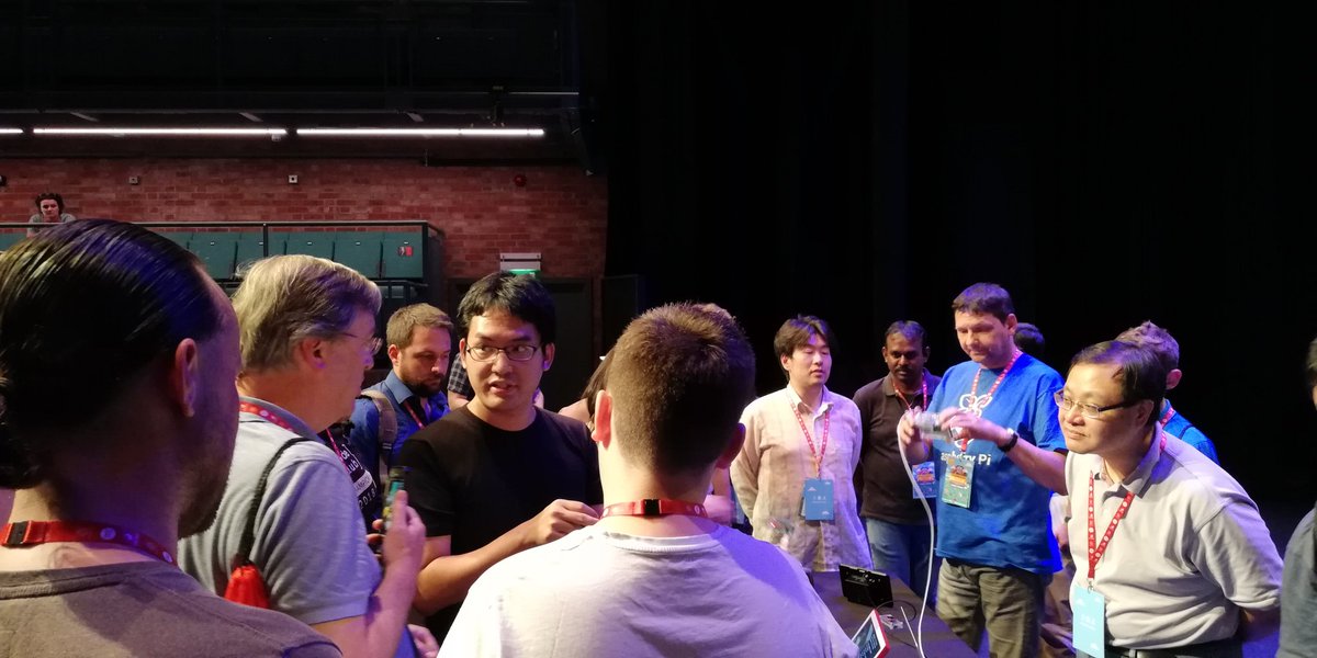 no_maddo's tweet image. After presentation of @9_ties, he is surrounded by many people!!!
#RaspberryFields