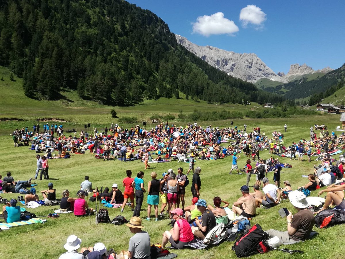 GardaTrekking's tweet photo. Quanta gente oggi ad ascoltare i Suoni delle Dolomiti #gardatrekking https://t.co/h1ZvyhbBOo