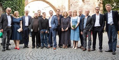 br_offiziell's tweet photo. Premiere der BR-Produktion „#Wackersdorf“ beim @filmfestmunich. Großer Auftritt für die Oberpfalz rund um Anna Maria Sturm aus #Schwandorf und die Filmcrew. Der Film handelt von den AKW-Protesten der Achtziger.
#ffm #mybemo #premiere #wackersdorf #filmfestmünchen #oberpfalz https://t.co/riwlY1JZdP