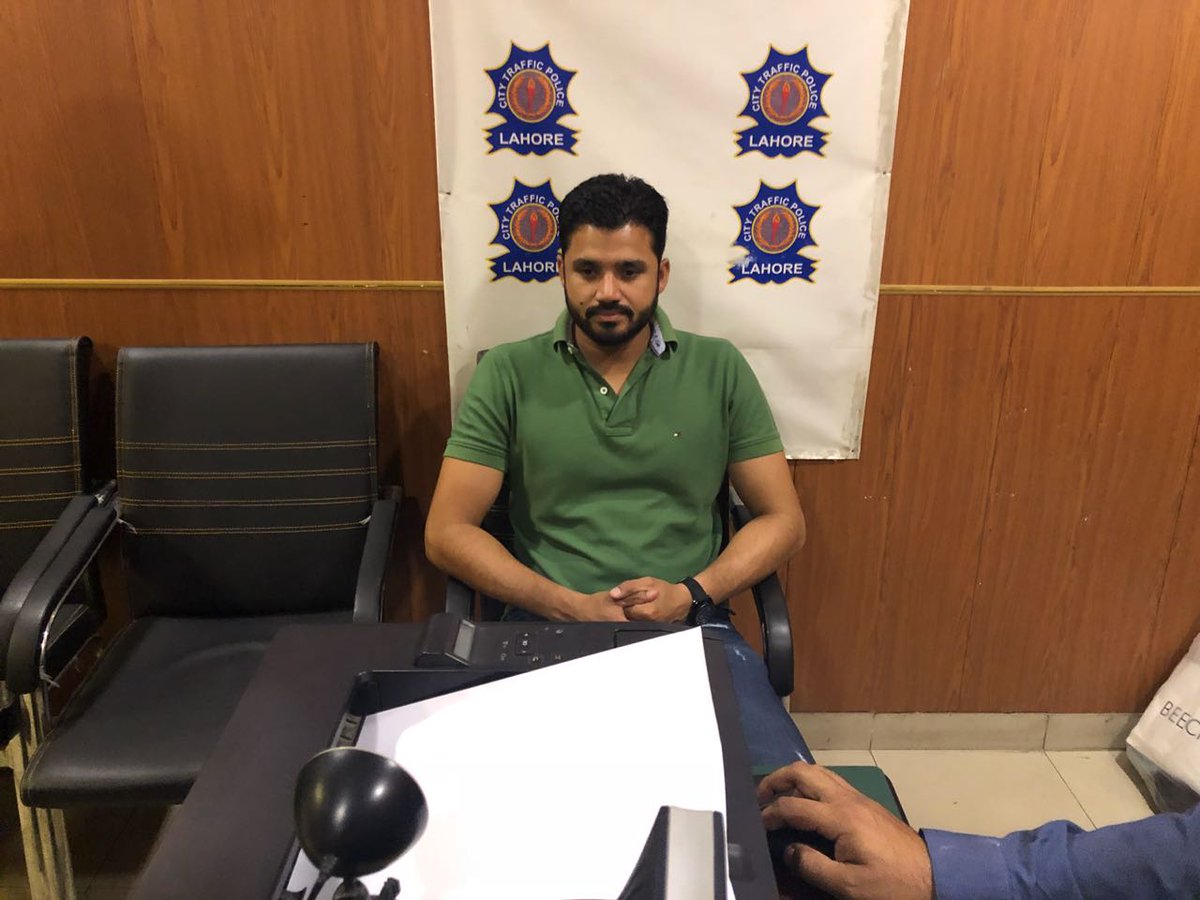 News99P's tweet image. Pakistani Cricketer Azhar Ali went to CTO office to take his driving license. Azhar Ali got international license for driving.
@AzharAli_ #Pakistan #Cricket #FormerCaptain #Driving #DrivingLicense #IntlLicense