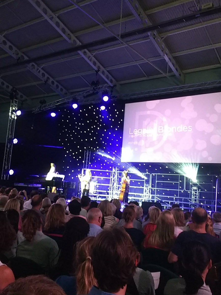DHLowerSchool's tweet photo. So proud of our Legally Blondes at #bthd18! What a performance! #DHFW18 https://t.co/jN3SptAlxd